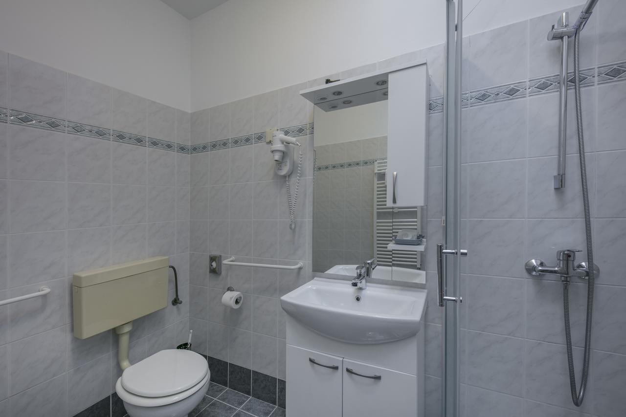 Kredo B&B Малий Лошинь Номер фото